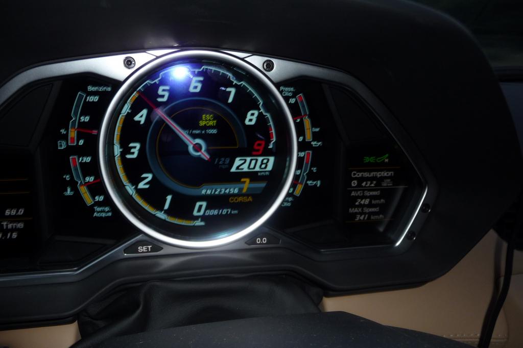 Nach 8,9 Sekunden sind 200 Stundenkilometer erreicht