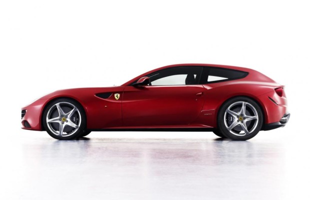 Neuer Ferrari FF mit Bridgestone-Reifen