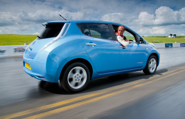 Nissan Leaf will ins Guiness Buch der Rekorde