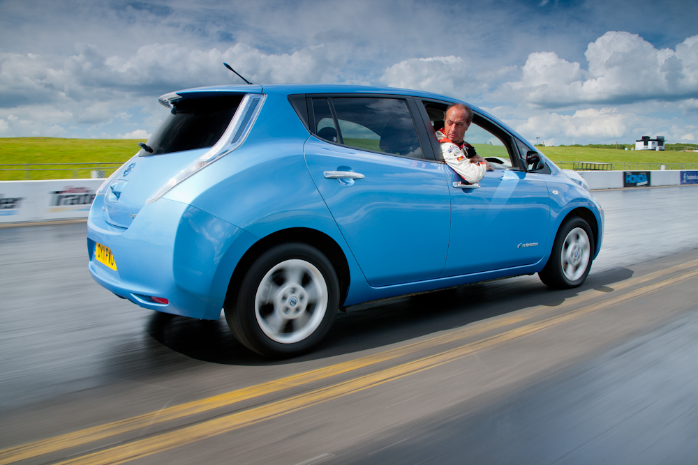 Nissan Leaf will ins Guiness Buch der Rekorde