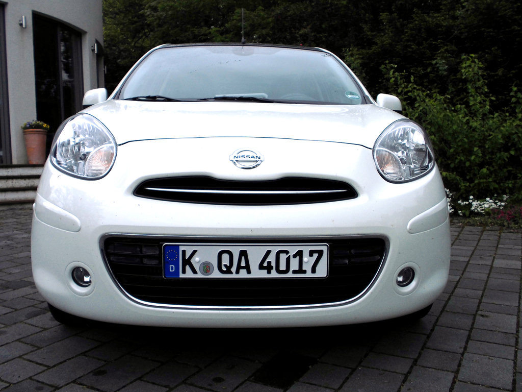 Nissan Micra: Blick auf die Frontpartie des Winzlings. 