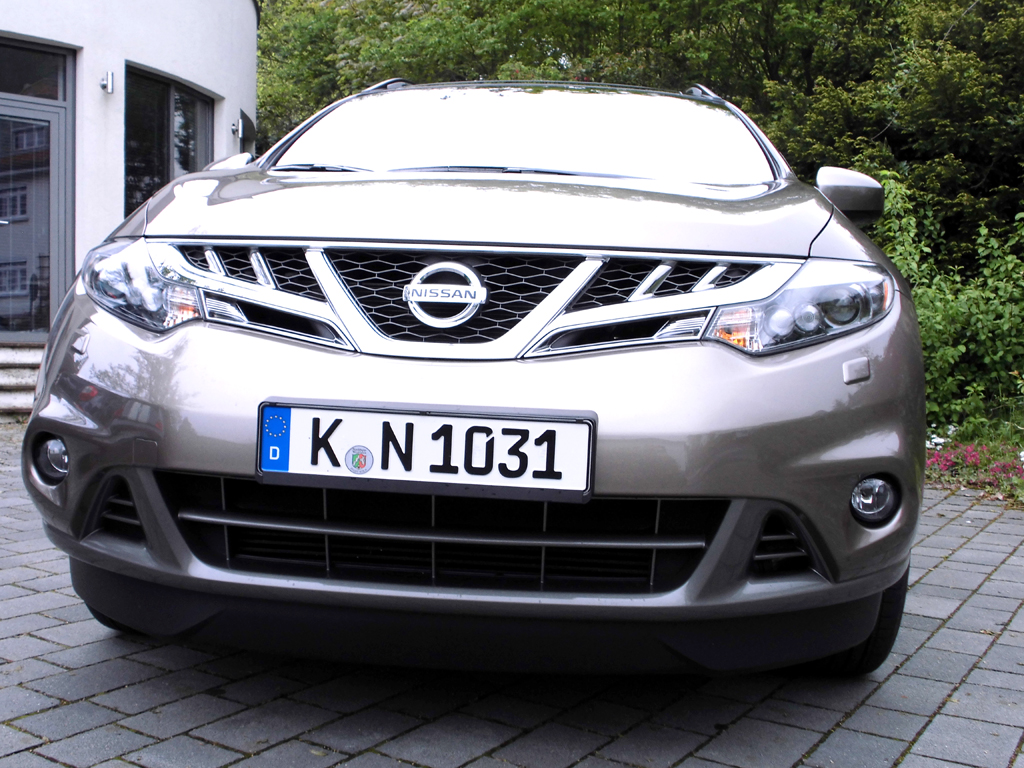 Nissan Murano: Blick auf die bullige Frontpartie.