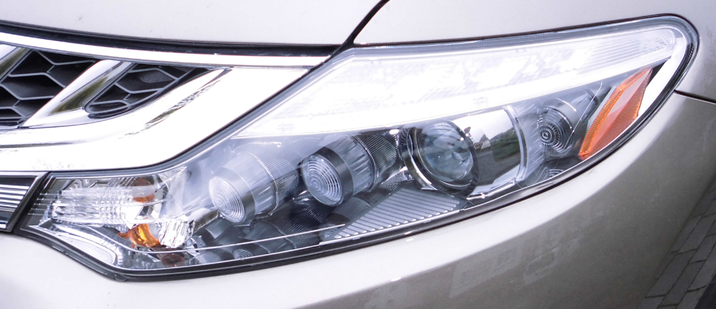 Nissan Murano: Moderne Leuchteinheit vorn.