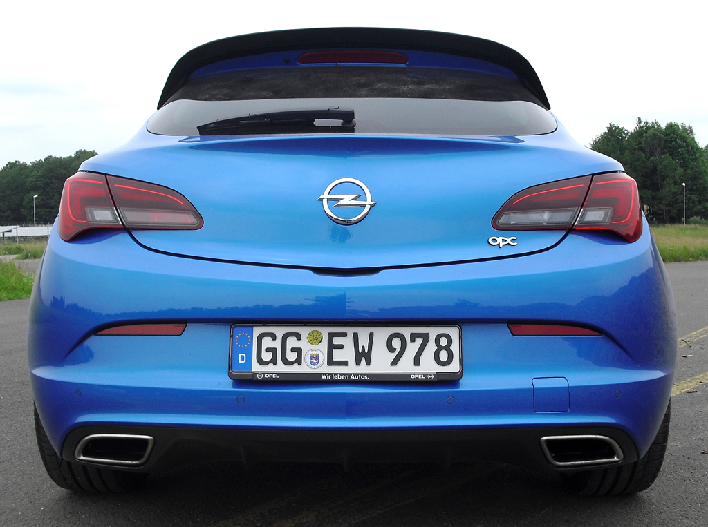 Opel Astra OPC: Blick auf die Heckpartie. 