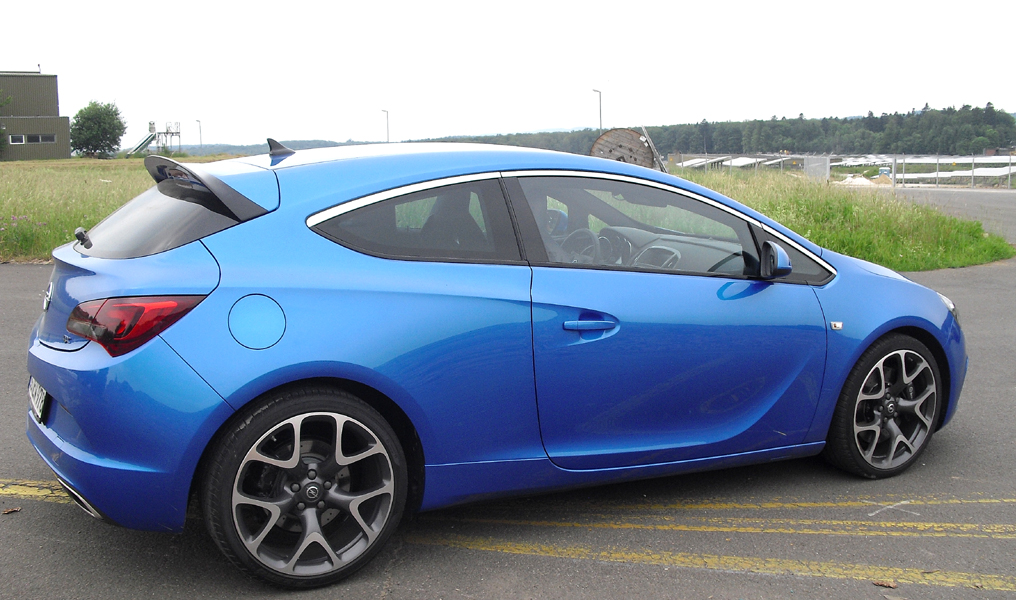 Opel Astra OPC: So sieht der Dreitürer von der Seite aus. 