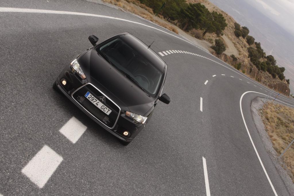 Optisch gehört der Mitsubishi Lancer zu den sportlichsten Mittelklässlern