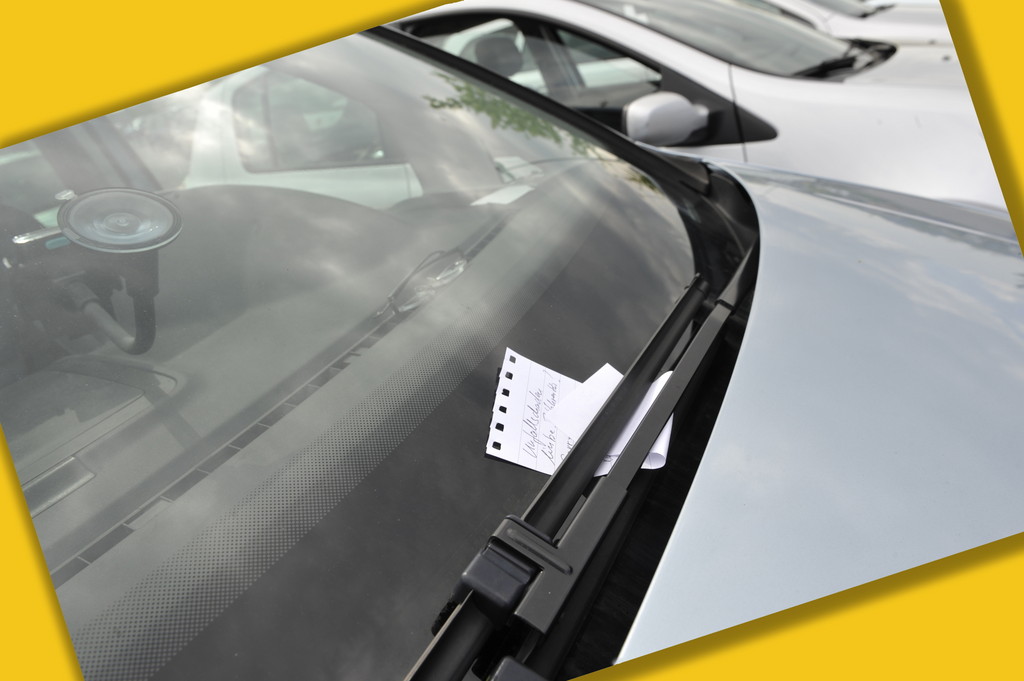 Ratgeber: Wer ein fremdes Auto anfährt, muss warten