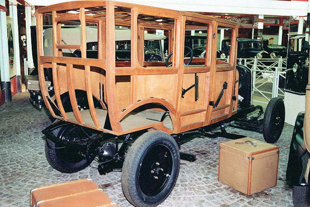 Renaissance der Holzbauweise im Automobilbau?