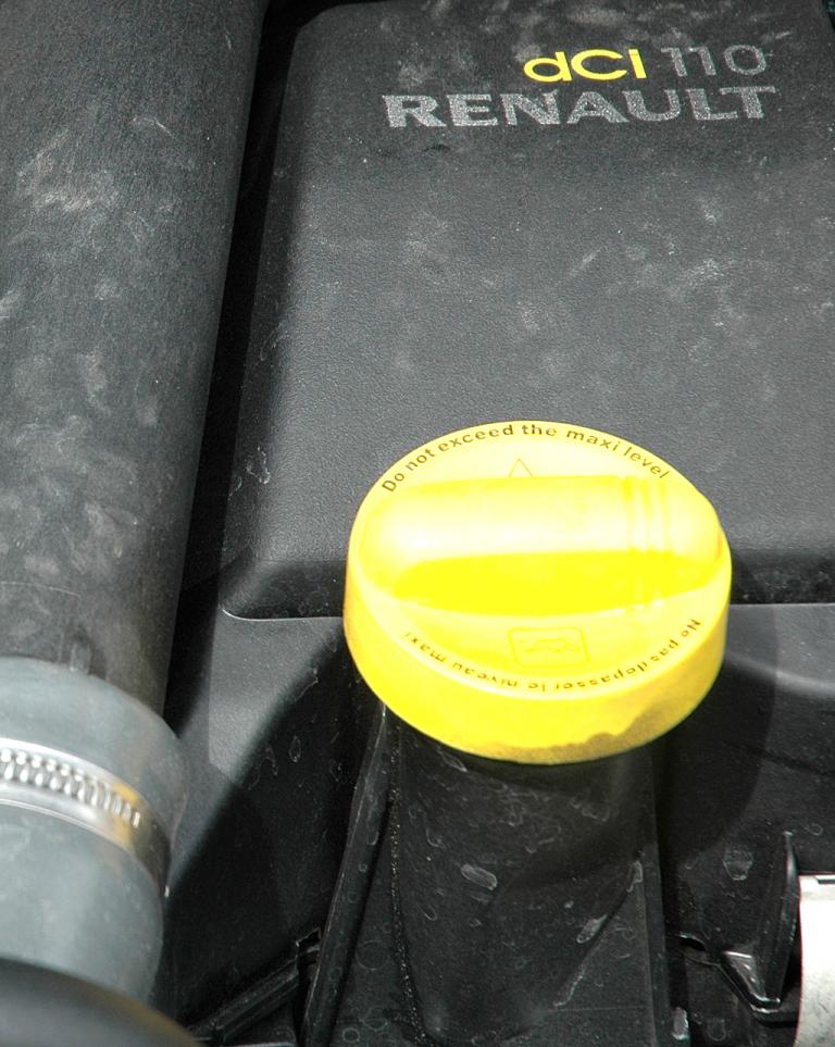Renault Grand Scénic: Blick auf den 1,5-Liter-Selbstzünder. 