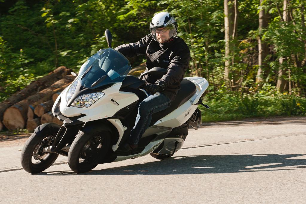Roller-Fahrbericht Quadro 350D: Die unheimliche Begegnung mit dem dritten Rad