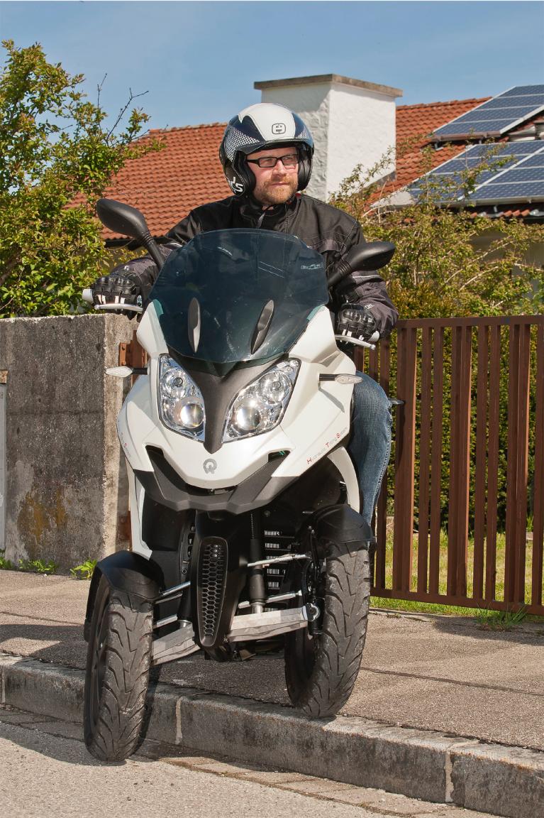 Roller-Fahrbericht Quadro 350D: Die unheimliche Begegnung mit dem dritten Rad