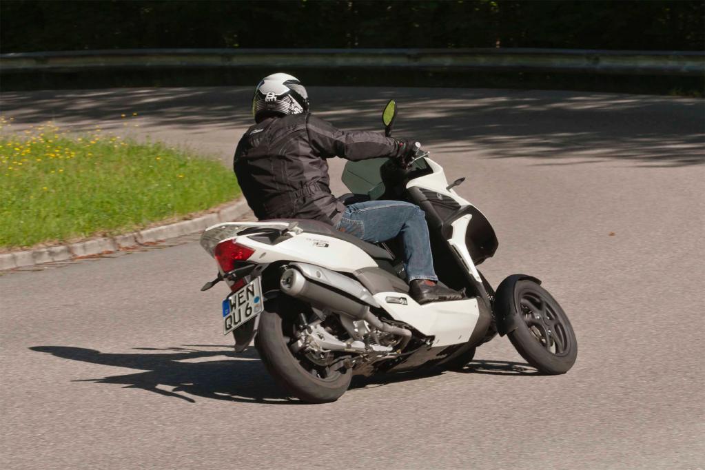 Roller-Fahrbericht Quadro 350D: Die unheimliche Begegnung mit dem dritten Rad