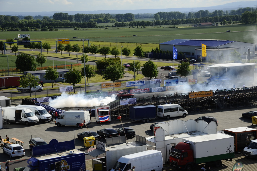 Rund 70 000 Opel-Fans kamen nach Oschersleben