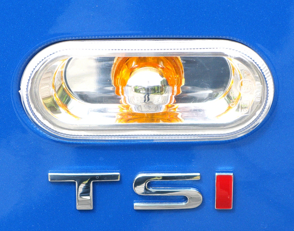 Seat Ibiza FR: Motorisierungskennung an der Seite.
