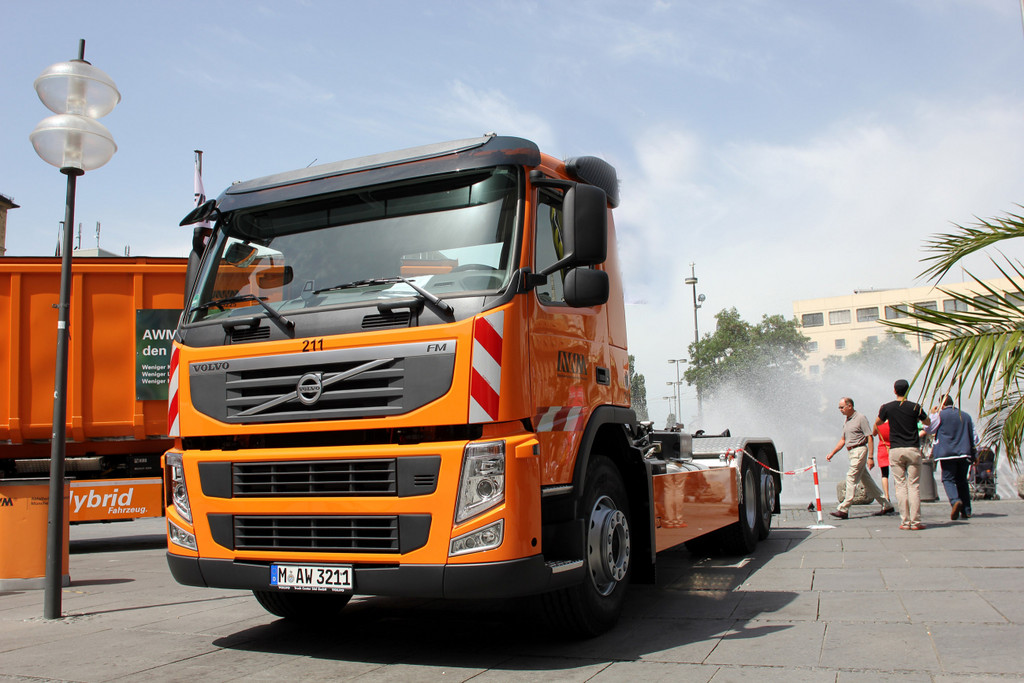 Start des ersten schweren Hybrid-Lkw in Deutschland