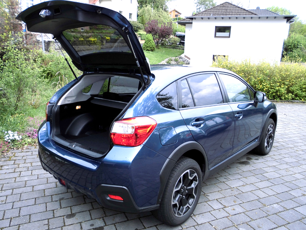 Subaru XV: Ins Gepäckabteil passen 380 bis 1270 Liter hinein. 