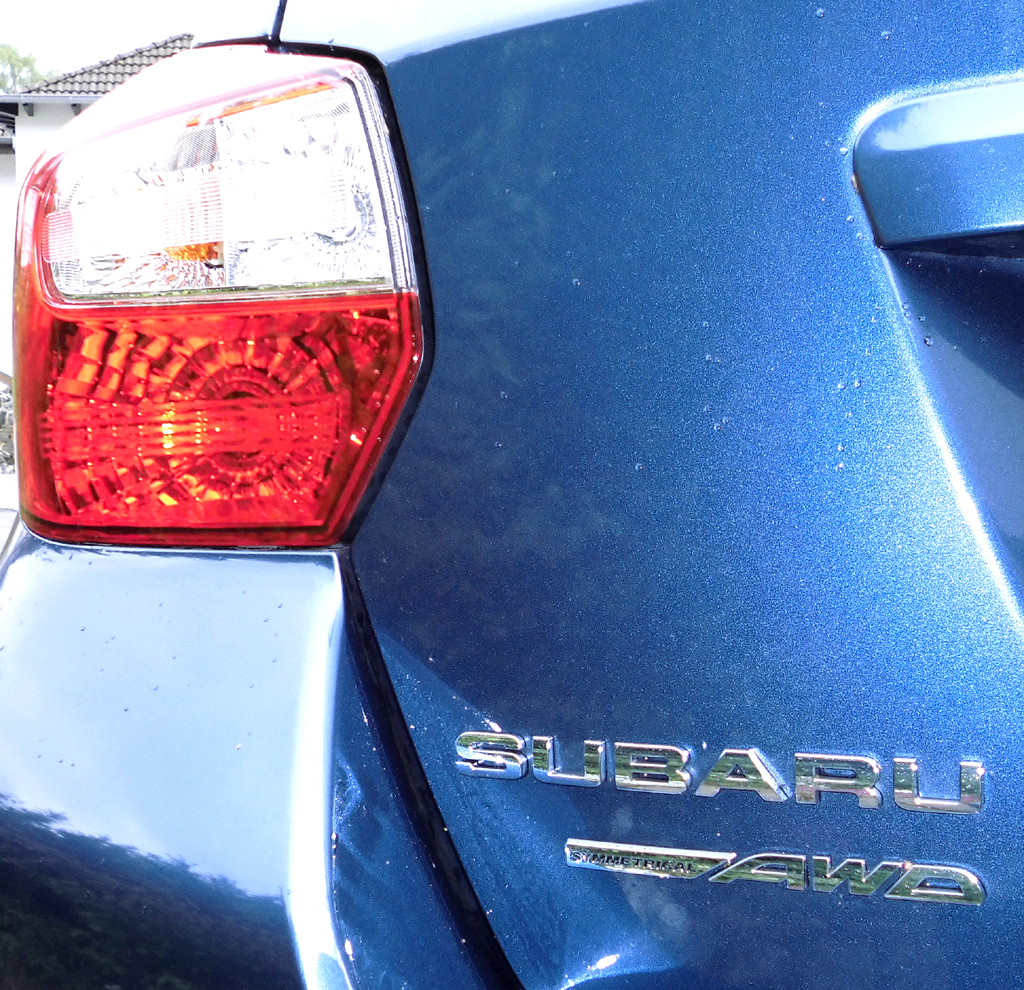 Subaru XV: Moderne Leuchteinheit hinten mit Marken- und Antriebsschriftzug. 