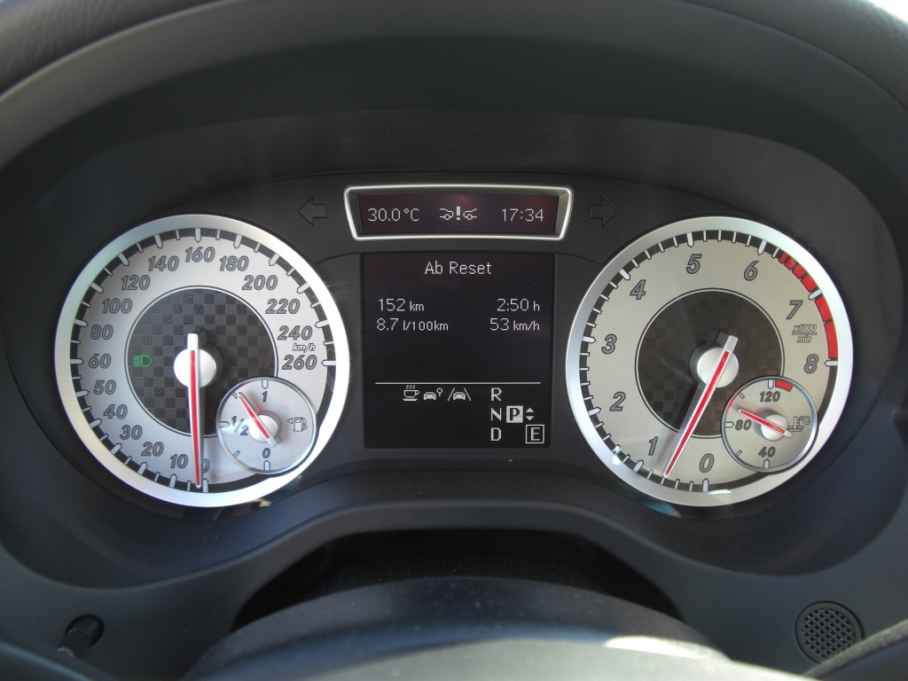 Test Mercedes-Benz A-Klasse: Angriff im Smartphone auf Rädern