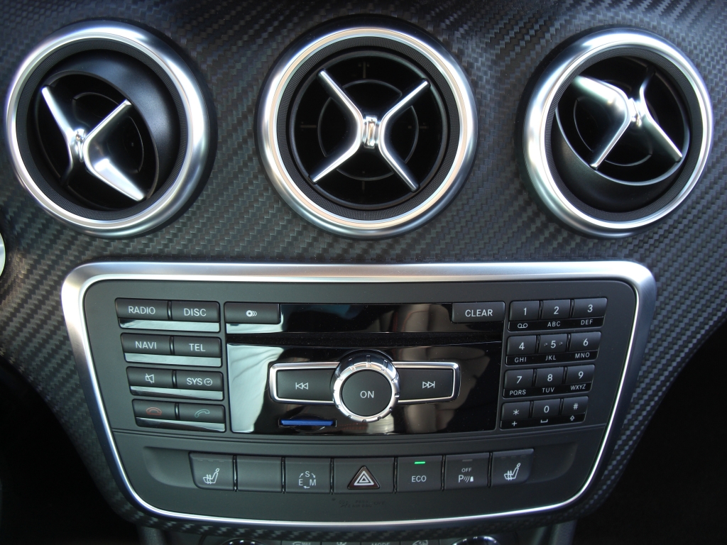 Test Mercedes-Benz A-Klasse: Angriff im Smartphone auf Rädern