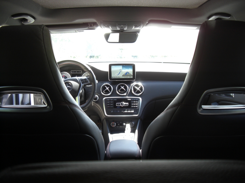 Test Mercedes-Benz A-Klasse: Angriff im Smartphone auf Rädern