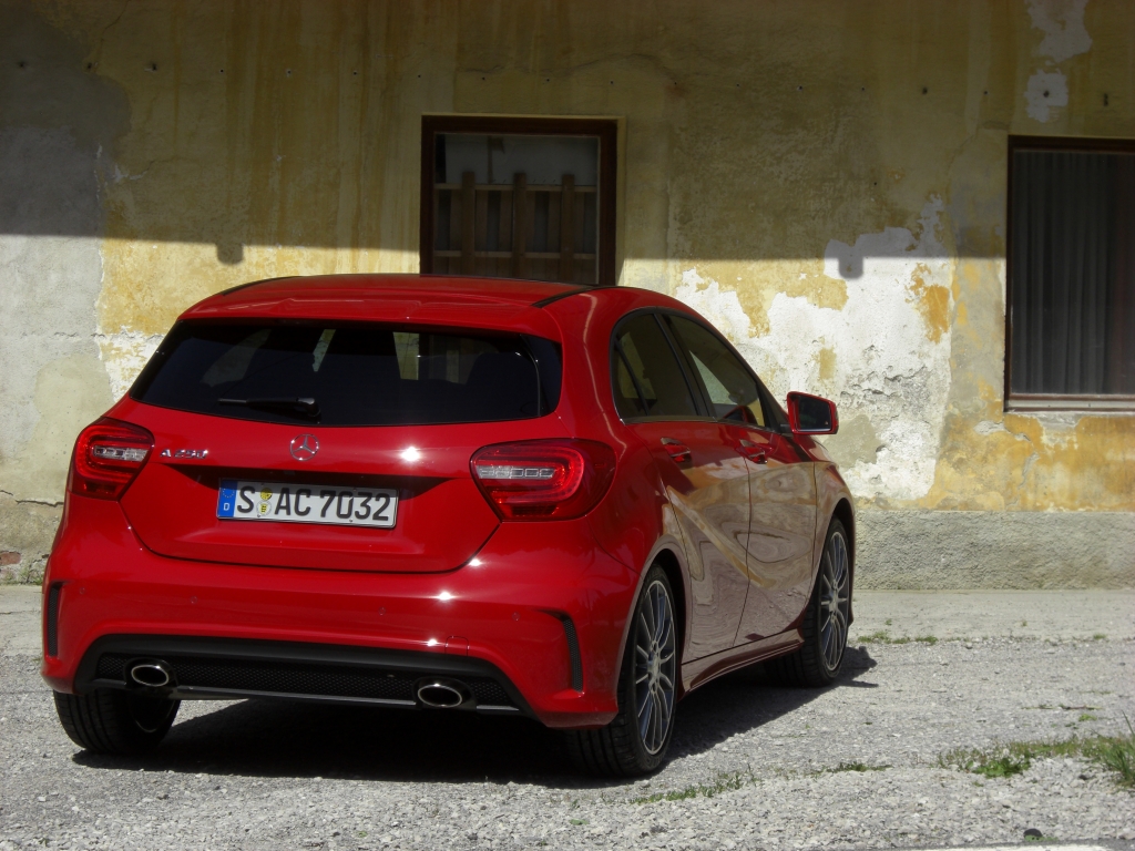 Test Mercedes-Benz A-Klasse: Angriff im Smartphone auf Rädern