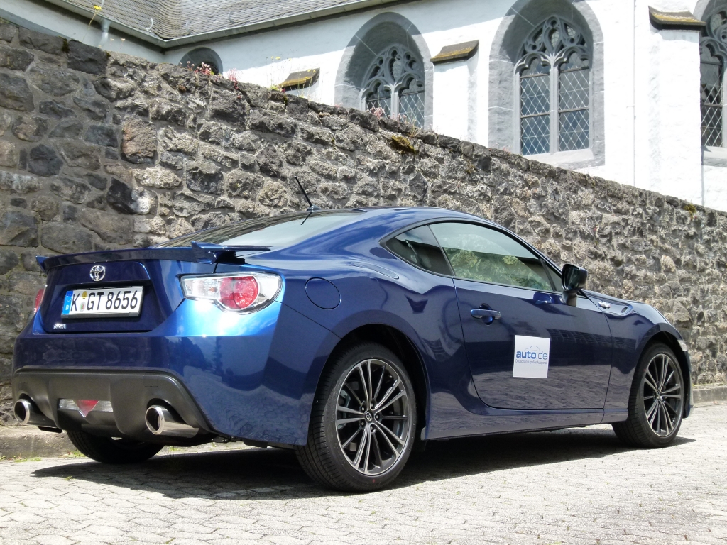Test Toyota GT86 – Fahrdynamik statt PS-Wahnsinn    