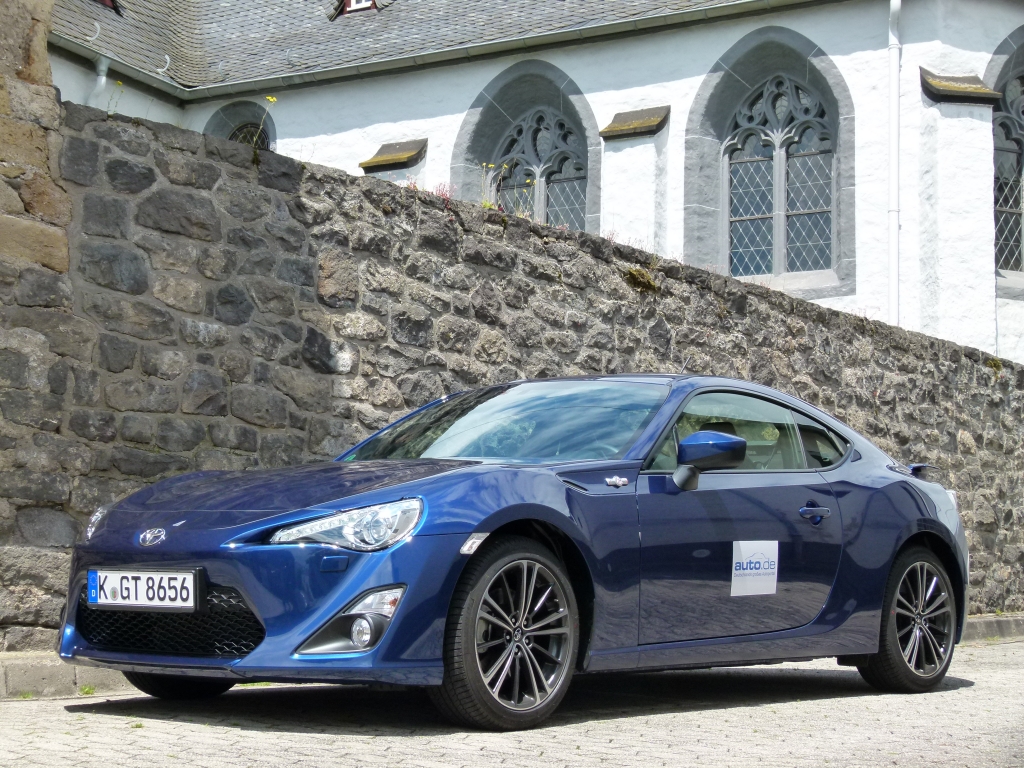 Test Toyota GT86 – Fahrdynamik statt PS-Wahnsinn    
