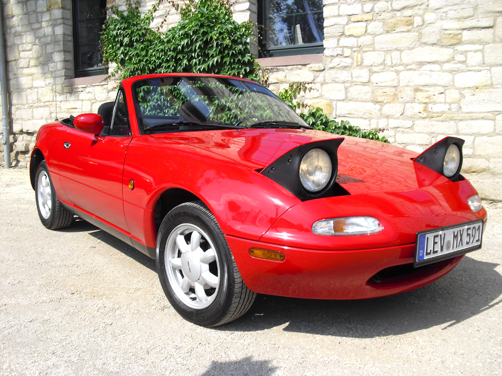 Und so sah die Roadster-Ikone der Japaner früher aus, die 1990 bei uns debütierte. 