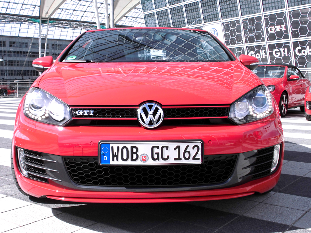 VW Golf GTI Cabrio: Blick auf die typische Frontpartie. 