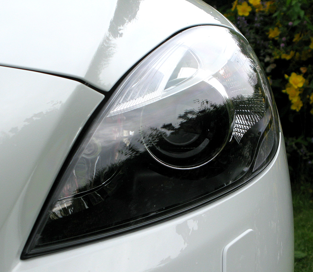 Volvo V40: Moderne Leuchteinheit vorn. 