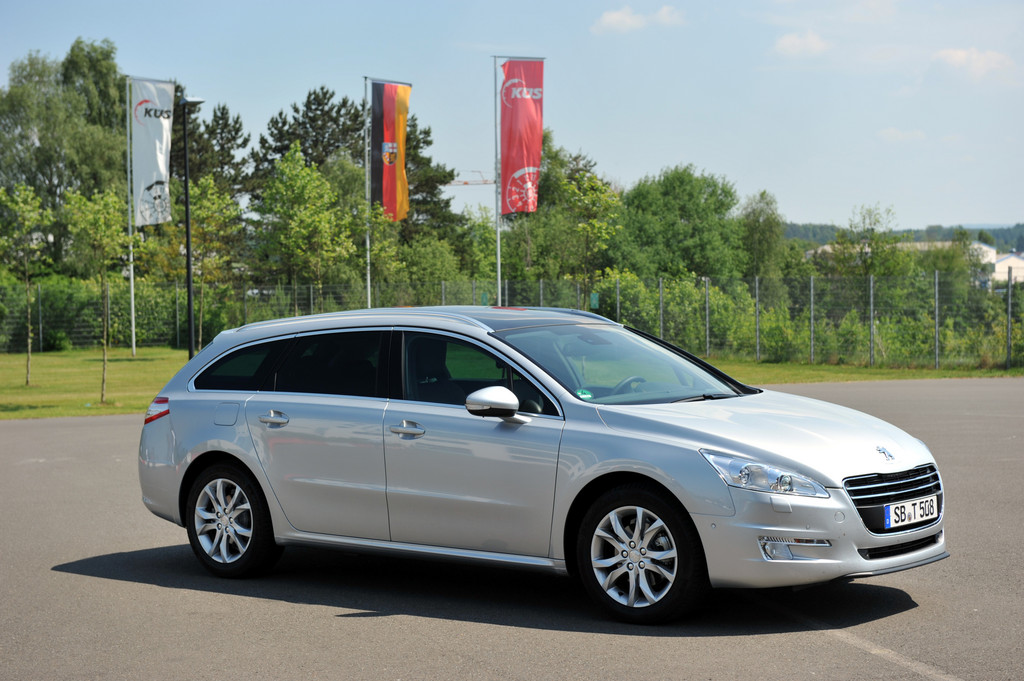 Zwei Peugeot 508 SW im KÜS-Qualitätscheck