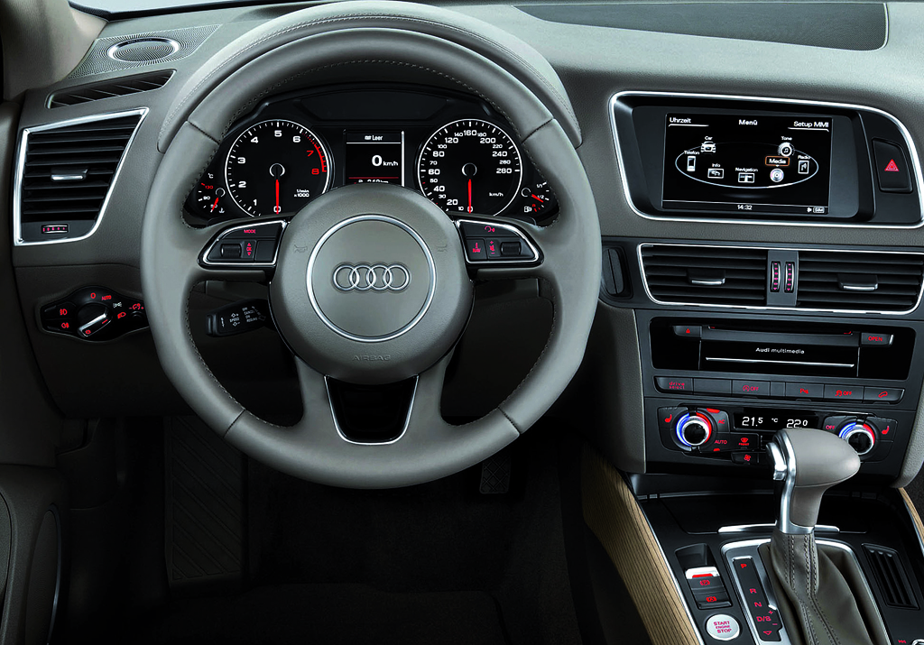 Audi Q5: Blick ins sportlich-funktionelle Cockpit. 