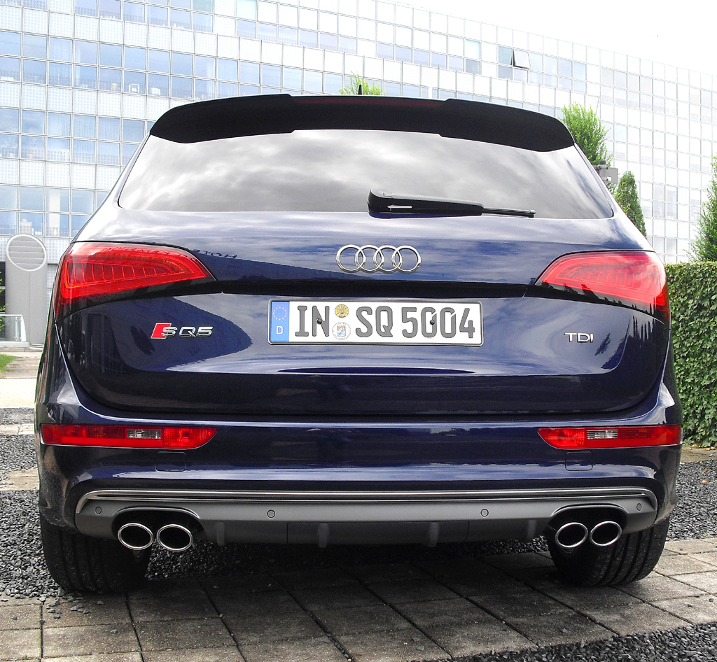 Audi SQ5: Blick auf die Heckpartie ... 