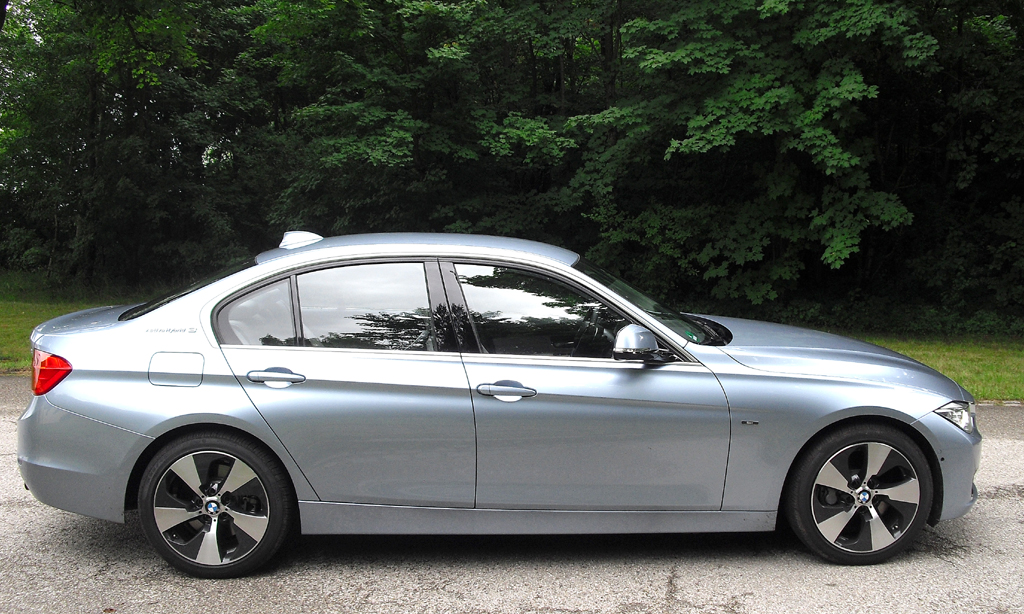 BMW ActiveHybrid 3: Und so sieht die Limousine mit dem Alternativantrieb von der Seite aus.