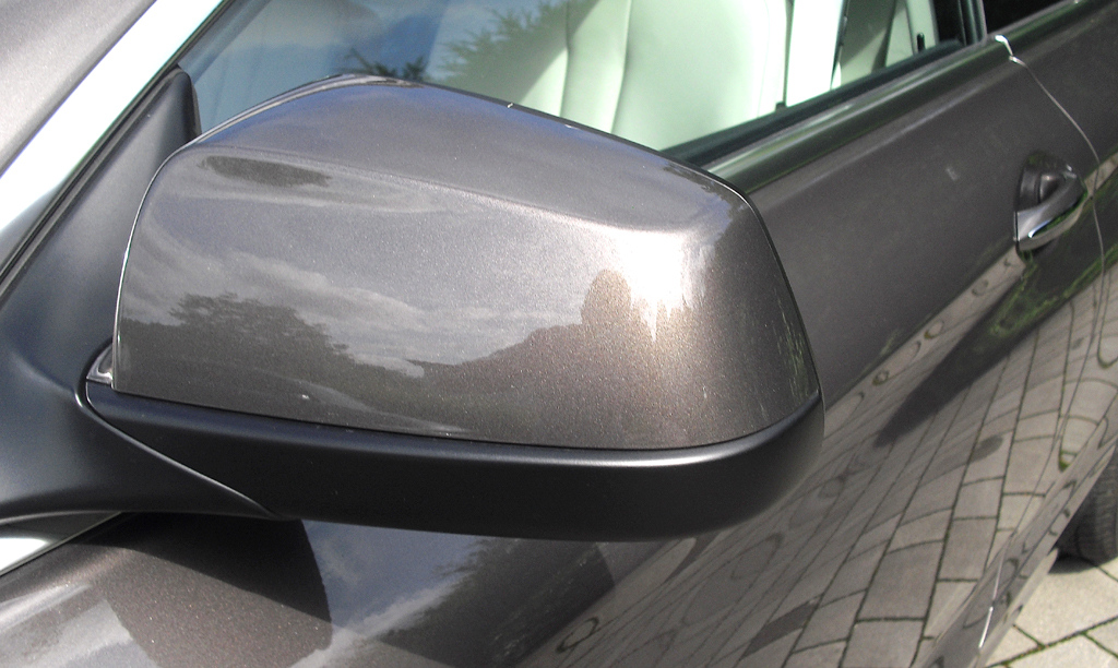 BMW Coupé 640d: Blick auf den Außenspiegel auf der Fahrerseite. 