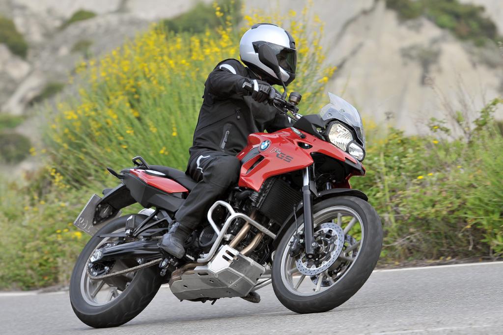 BMW F 700 GS und F 800 GS - Mehr Sicherheit für die kleinen Enduros
