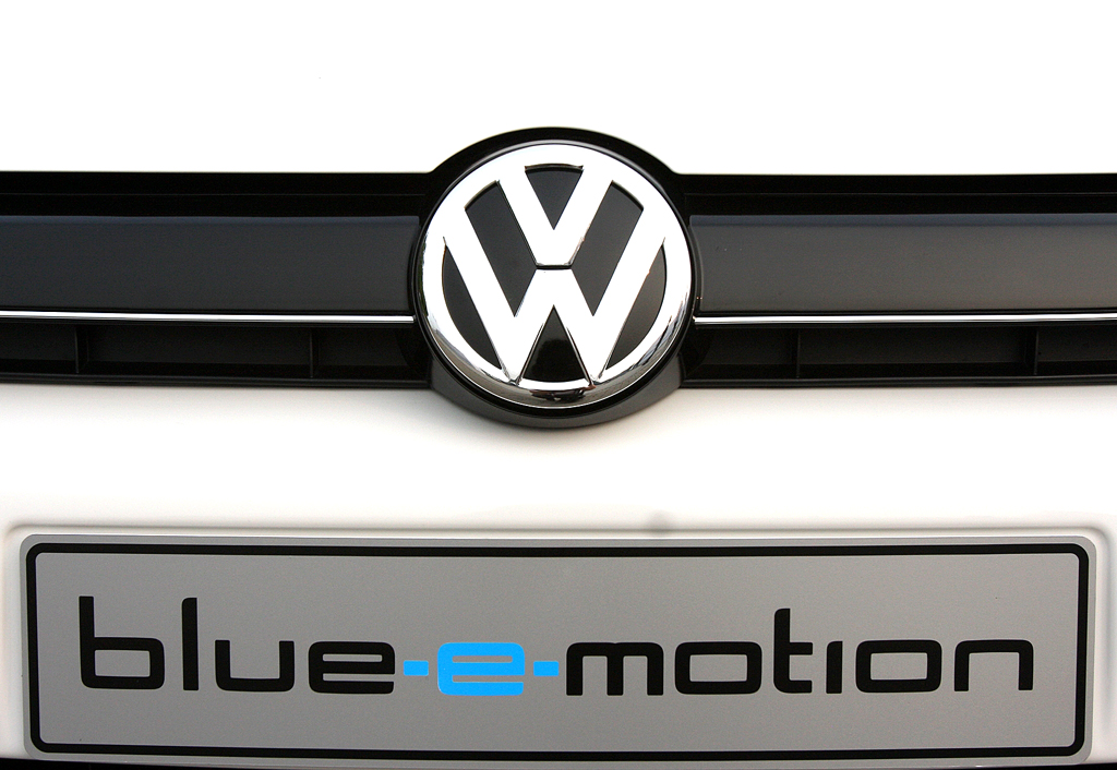 Blue E-Motion steht bei VW schon für alternative Elektromobilität. 