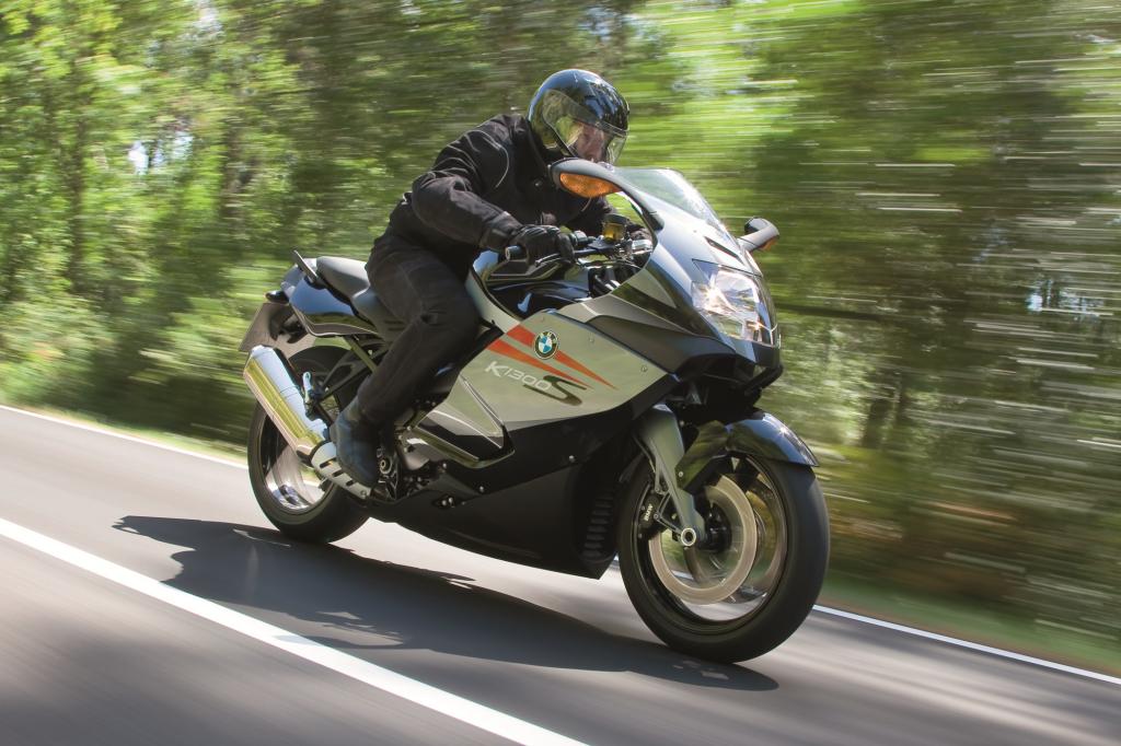Dass ein Flaggschiff kein Leichtgewicht sein kann, zeigt die K 1300 S mit ihren 254 Kilo Leergewicht