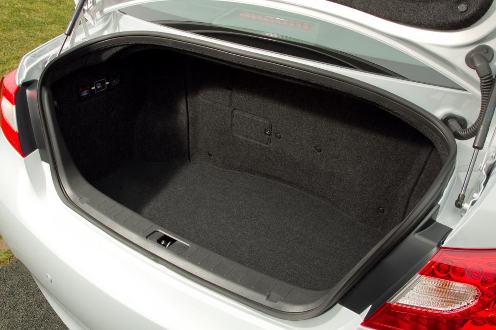 Die Batterie braucht Platz und lässt den Kofferraum schrumpfen