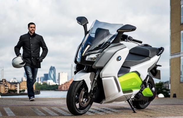 Ein Bayer unter Strom: BMW mit E-Roller 