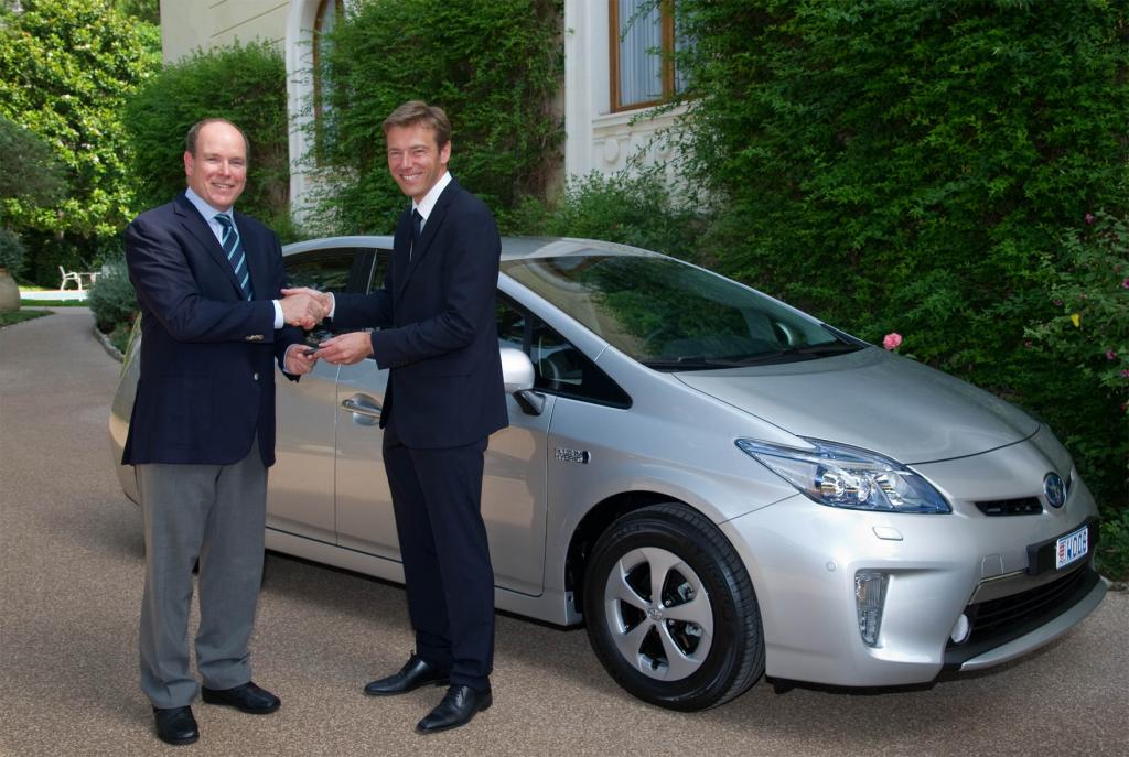 Erster Prius Plug-in-Hybrid in Europa für Fürst Albert