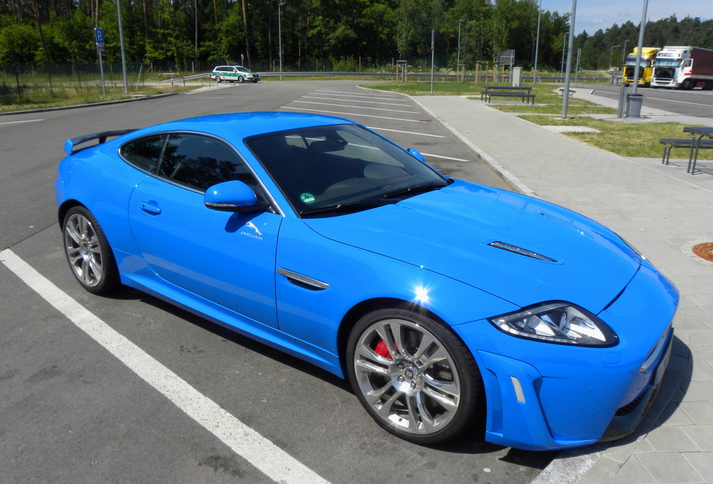 Fahrbericht Jaguar XKR-S: Unter dem Blech lauert das Raubtier
