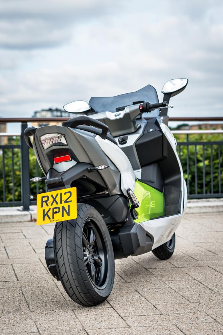 Grünes Fahrgefühl: Der Metzeler-Scooter-Reifen 