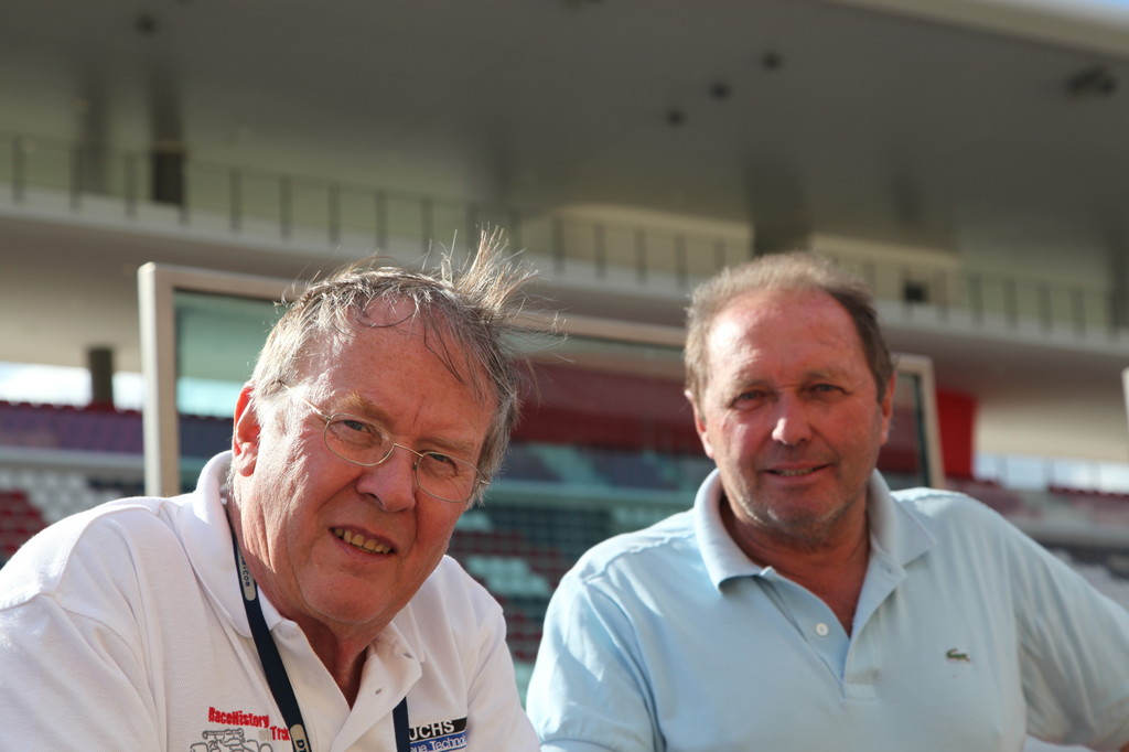 Jochen Mass repräsentiert das Team FNT