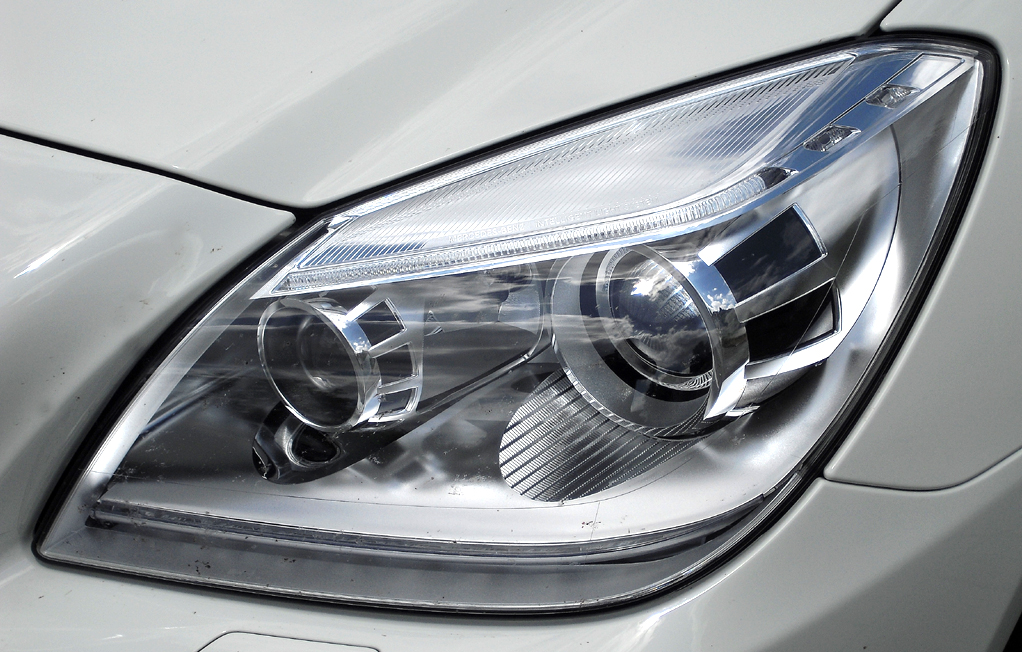 Mercedes SLK: Moderne Leuchteinheit vorn.