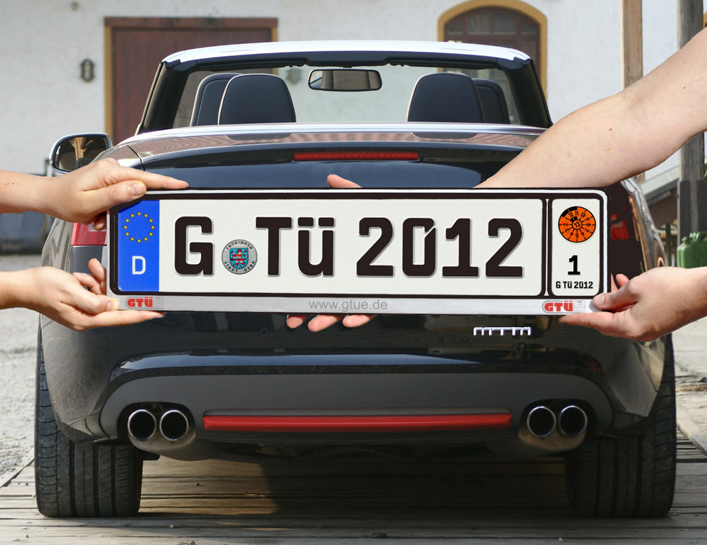 Mit Wechselkennzeichen bei der Kfz-Versicherung sparen