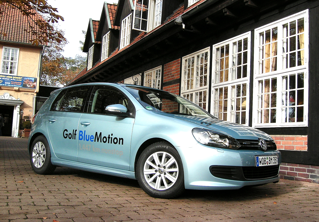 Modelle wie der VW Golf Bluemotion sind besonders effizient. Foto: Koch