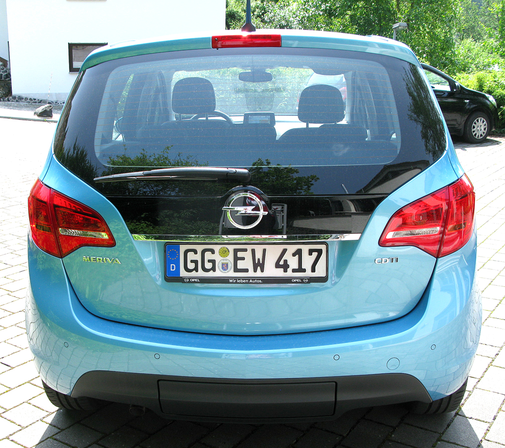 Opel Meriva: Blick auf die Heckpartie. 