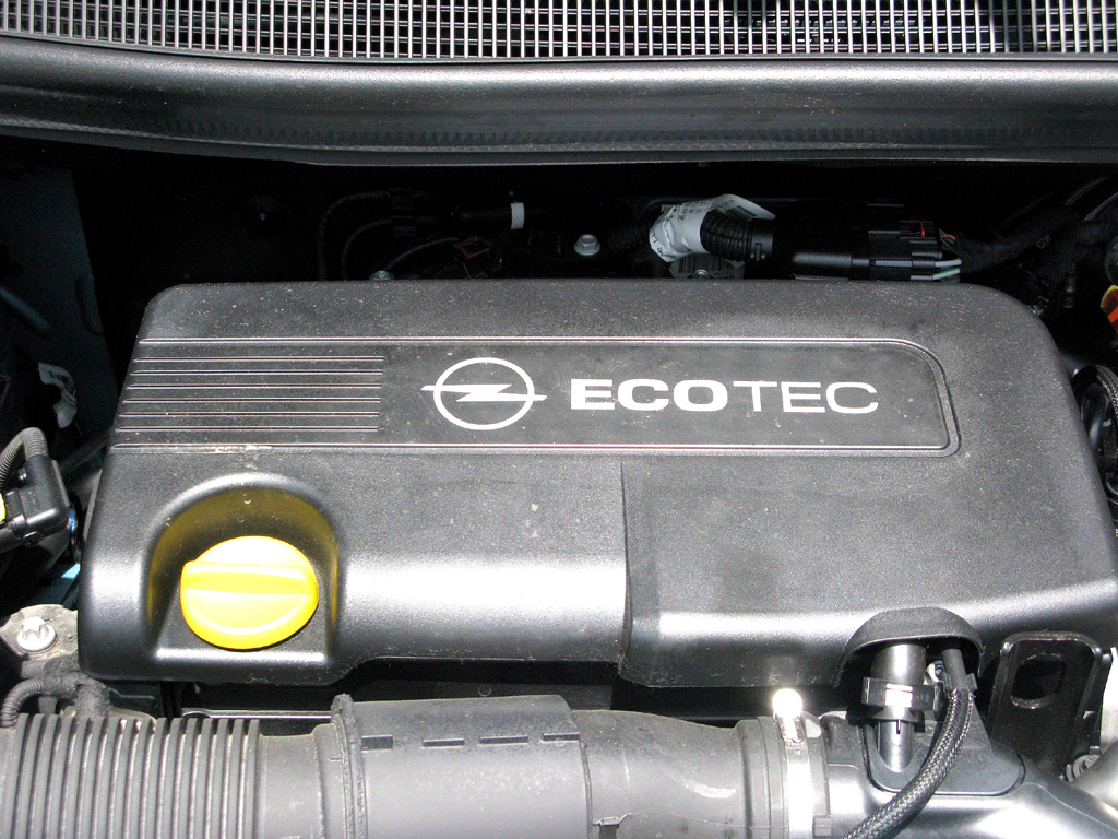 Opel Meriva: Blick unter die Haube auf den 1,7-Liter-Selbstzünder. 