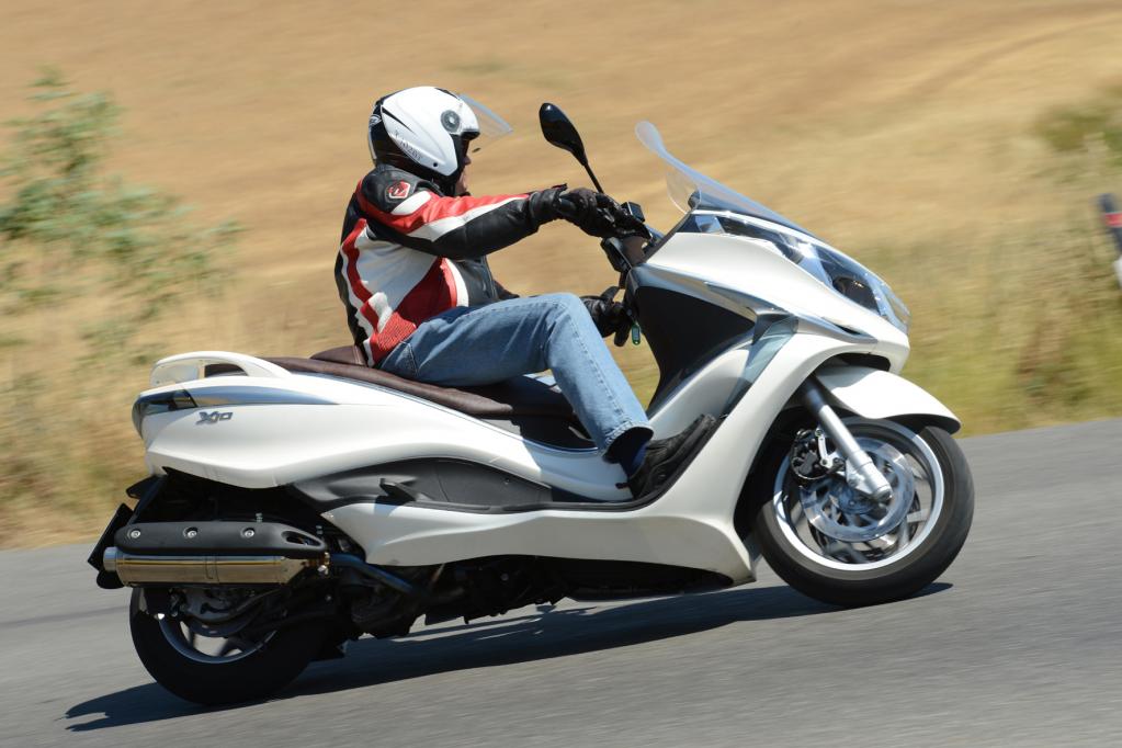 Piaggio X10-500: Luxusroller mit Pepp und App